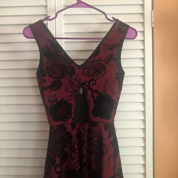 Windsor Deep V Fit and Flare Dress in Burgundy with velvet flowers - Picture 4 of 4